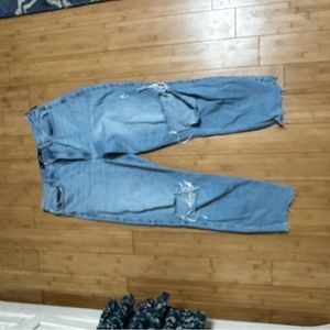 CUTE hollister mom jeans